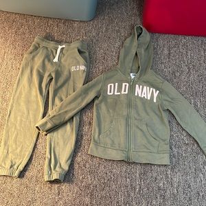 Girls Old Navy Jogging Suit